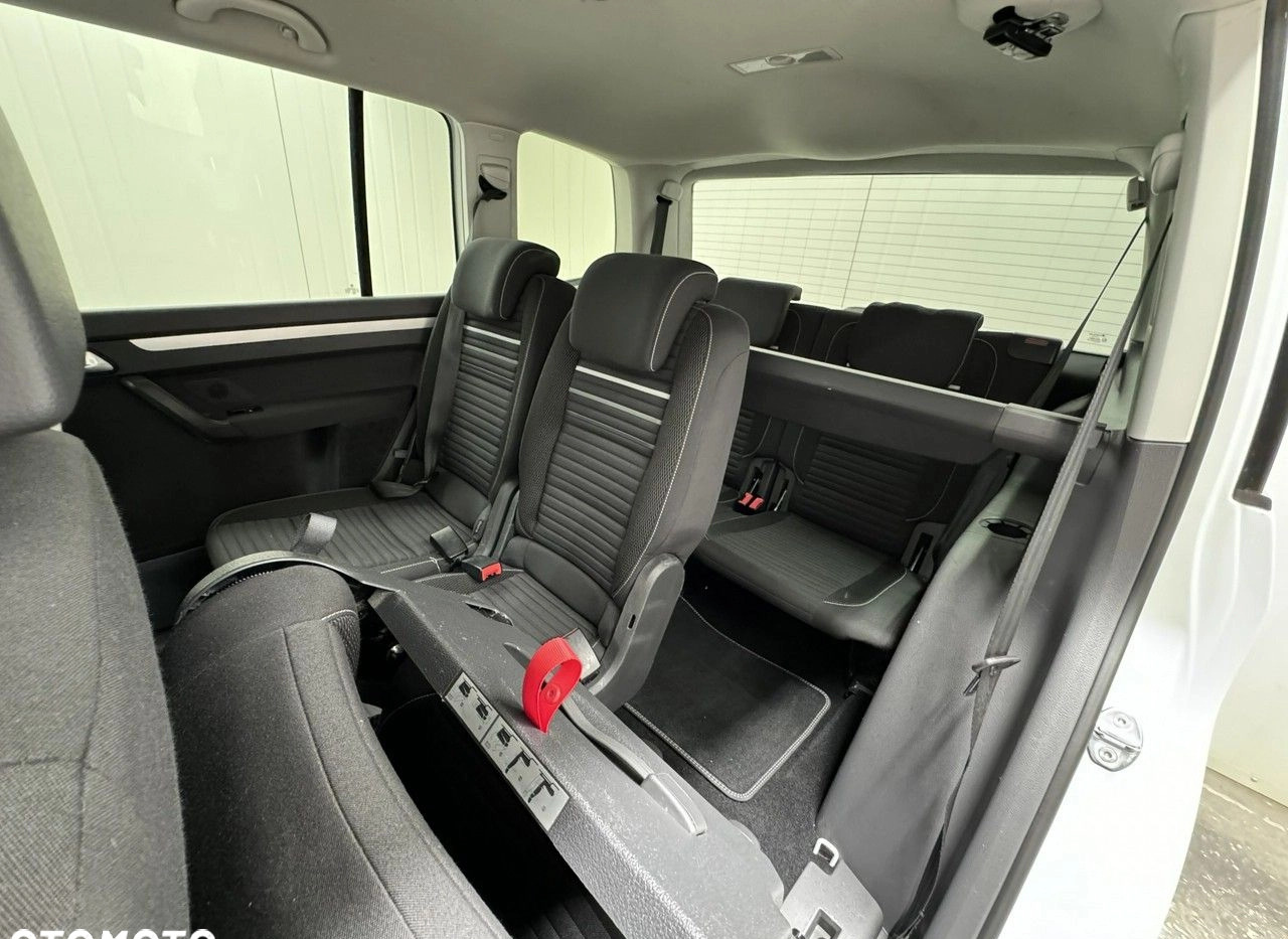 Volkswagen Touran cena 42900 przebieg: 193000, rok produkcji 2015 z Zwierzyniec małe 562